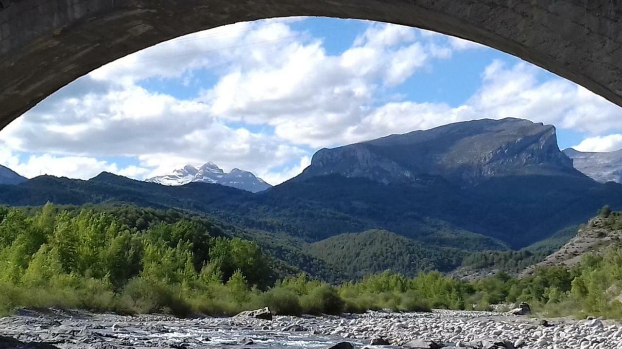 Casa Rural " El Retiro" Laspuña Kültér fotó